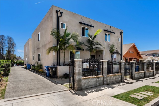 Detail Gallery Image 1 of 11 For 816 W 47th St, Los Angeles,  CA 90037 - – Beds | – Baths