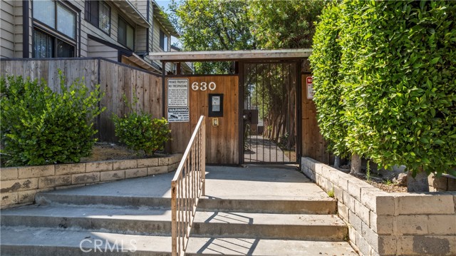 630 W Queen ST Unit: 10