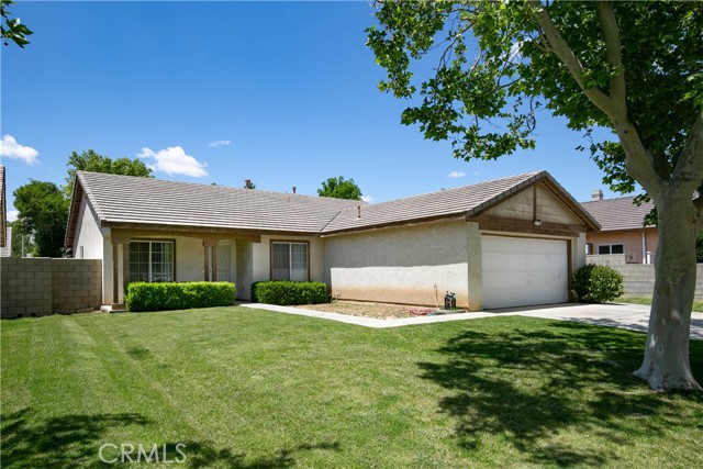 Detail Gallery Image 2 of 23 For 45451 Pickford Ave, Lancaster,  CA 93534 - 3 Beds | 2 Baths