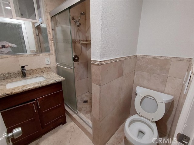 Detail Gallery Image 16 of 19 For 2542 N Pacific Ave, Santa Ana,  CA 92706 - 4 Beds | 3 Baths