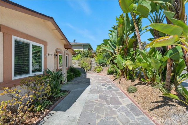 Detail Gallery Image 2 of 19 For 3935 San Ramon Dr, Oceanside,  CA 92057 - 2 Beds | 2 Baths