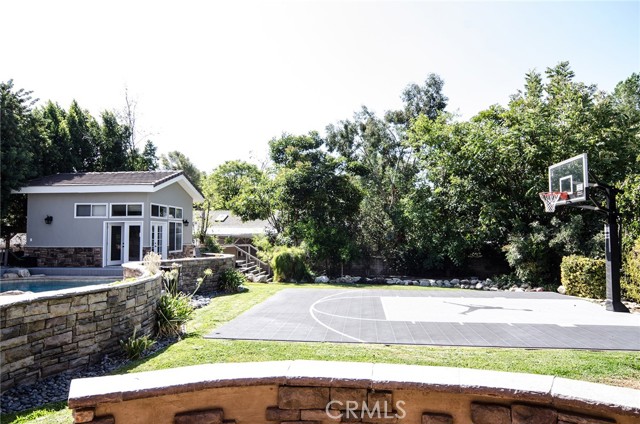 618 MARTIN Way, Claremont CA: https://media.crmls.org/medias/e5e003e5-22a8-4532-8ee2-1e18afafe973.jpg