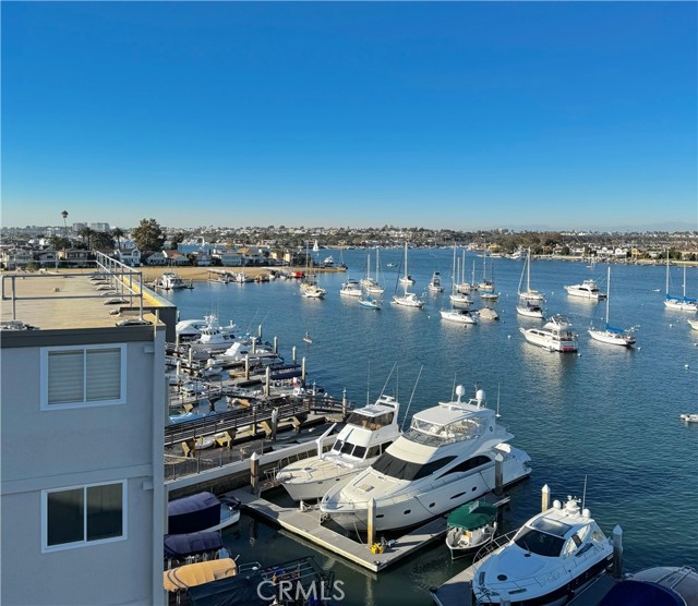 Detail Gallery Image 1 of 19 For 310 Fernando St #112,  Newport Beach,  CA 92661 - 2 Beds | 2 Baths