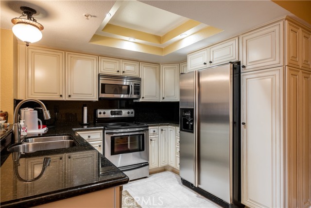 Detail Gallery Image 4 of 10 For 8506 E Baker Hill Rd a,  Orange,  CA 92869 - 2 Beds | 2 Baths