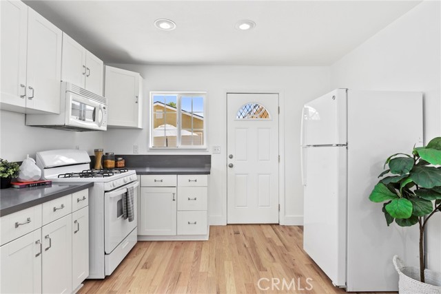 1742 253rd Street, Lomita CA: https://media.crmls.org/medias/e5e25bd7-d7d4-4326-866a-4e81ae95659c.jpg