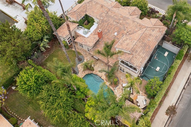 4520 El Caballero Drive, Tarzana CA: https://media.crmls.org/medias/e5e32106-aa10-494b-a938-04b3c0253674.jpg