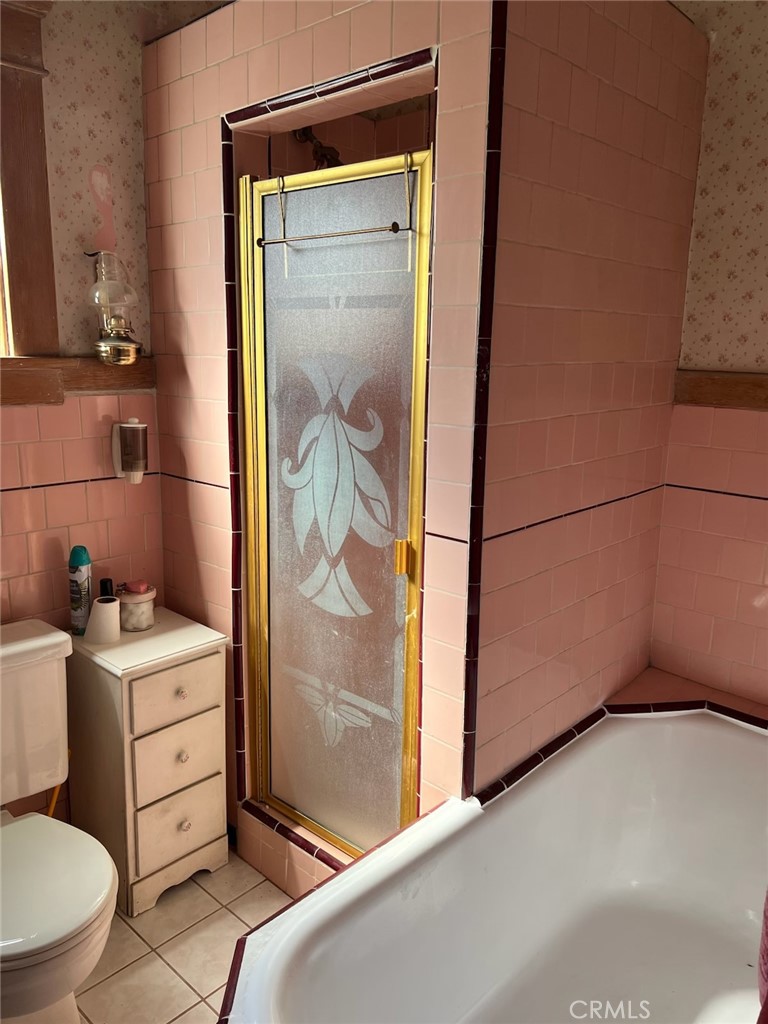 https://media.crmls.org/medias/e5e39623-5b49-4355-8c44-00f8cb5194a9.jpg?preset=X-Large