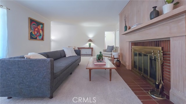 2883 Hermosita Drive, Glendale CA: https://media.crmls.org/medias/e5e3f14d-7947-49e5-a83e-2b730bd6f5c8.jpg