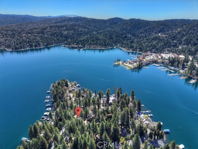 Detail Gallery Image 2 of 49 For 28065 Peninsula, Lake Arrowhead,  CA 92352 - 4 Beds | 3/1 Baths