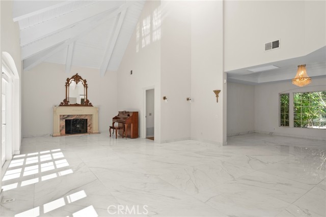 Detail Gallery Image 10 of 50 For 809 Highland Dr, La Canada Flintridge,  CA 91011 - 5 Beds | 5 Baths