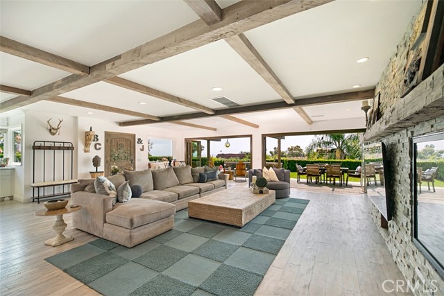 Detail Gallery Image 5 of 39 For 228 Ledroit St, Laguna Beach,  CA 92651 - 4 Beds | 3/1 Baths