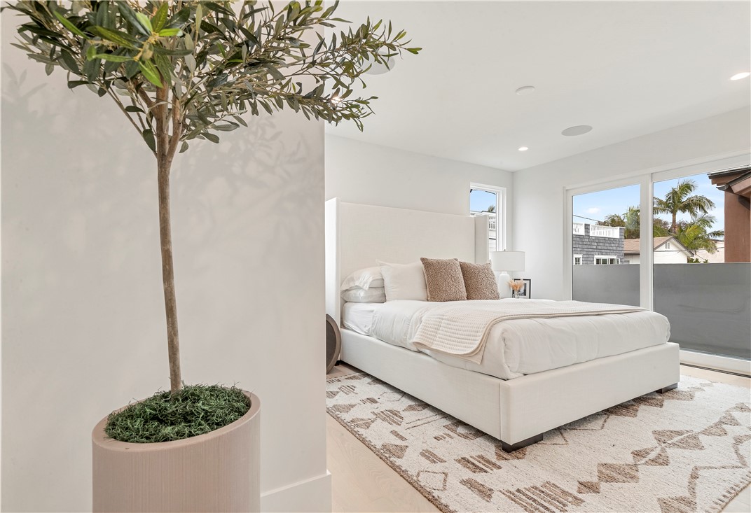 Detail Gallery Image 14 of 23 For 513 1/2 Acacia, Corona Del Mar,  CA 92625 - 2 Beds | 2/1 Baths