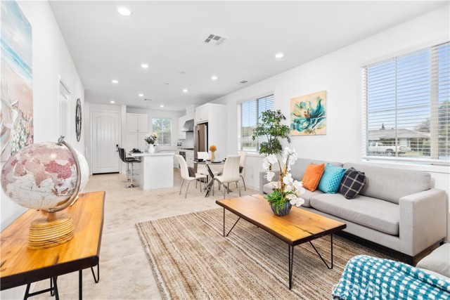 Detail Gallery Image 13 of 45 For 501 Embrook, West Covina,  CA 91791 - 4 Beds | 3 Baths