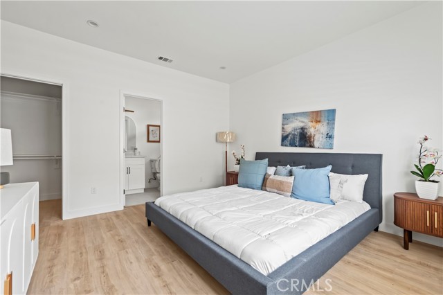 Detail Gallery Image 9 of 13 For 1056 Walter Ave #2,  Tustin,  CA 92780 - 3 Beds | 2 Baths