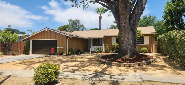5853 Keokuk Avenue, Woodland Hills CA: https://media.crmls.org/medias/e5e5a2aa-5779-49df-a599-5ca24fecf31f.jpg