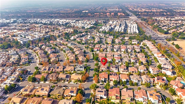 Detail Gallery Image 62 of 69 For 164 Newall, Irvine,  CA 92618 - 4 Beds | 4/1 Baths