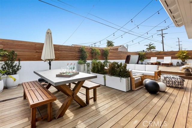 2306 Robinson Street, Redondo Beach, California 90278, 5 Bedrooms Bedrooms, ,4 BathroomsBathrooms,Residential,Sold,Robinson,SB22018047