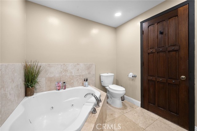 38225 Camino Sierra Road, Temecula CA: https://media.crmls.org/medias/e5e6a743-ad22-48e5-a037-bb8f136d2efe.jpg