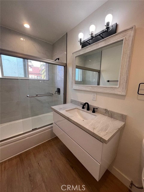 1019 6th Street, Santa Monica CA: https://media.crmls.org/medias/e5e6bbf9-c16d-4d3c-9e80-6bec28ec9d3c.jpg