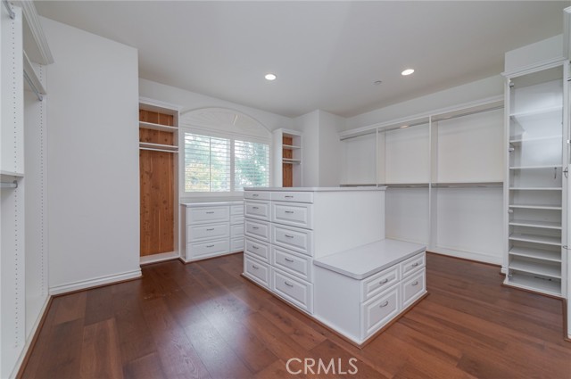 2479 Cliff Road, Upland CA: https://media.crmls.org/medias/e5e6bce5-ea25-499c-aefe-2097d92387ed.jpg