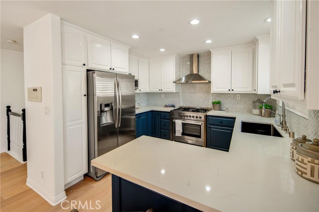 Detail Gallery Image 7 of 20 For 2401 Vanderbilt Ln #B,  Redondo Beach,  CA 90278 - 3 Beds | 2/1 Baths
