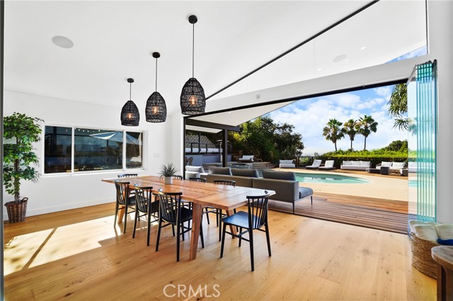 11308 Dona Teresa Dr, Studio City CA: https://media.crmls.org/medias/e5e83365-34cb-4105-9247-18b7aa197607.jpg
