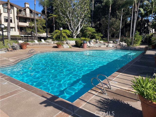 Detail Gallery Image 26 of 39 For 2563 Plaza Del Amo #304,  Torrance,  CA 90503 - 2 Beds | 2 Baths