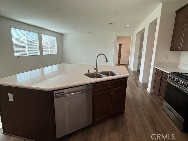 1858 Morro Court, Los Banos CA: https://media.crmls.org/medias/e5e84eb5-df4d-4636-ada1-bec2fb97483b.jpg