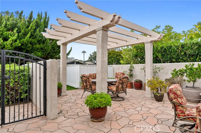 Detail Gallery Image 5 of 27 For 2038 Vista Cajon, Newport Beach,  CA 92660 - 3 Beds | 2/1 Baths