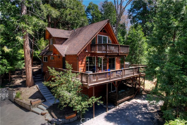 Detail Gallery Image 1 of 1 For 113 State Highway 173, Lake Arrowhead,  CA 92352 - 3 Beds | 2 Baths