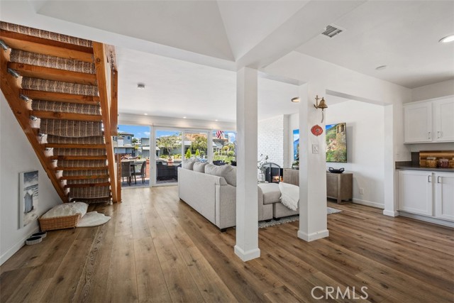 Detail Gallery Image 12 of 43 For 3810 Channel Pl, Newport Beach,  CA 92663 - 3 Beds | 2/1 Baths