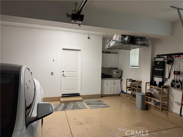 526 W Tribella Court, Santa Ana CA: https://media.crmls.org/medias/e5e9d6b0-a87c-493a-a86a-c4211077f245.jpg