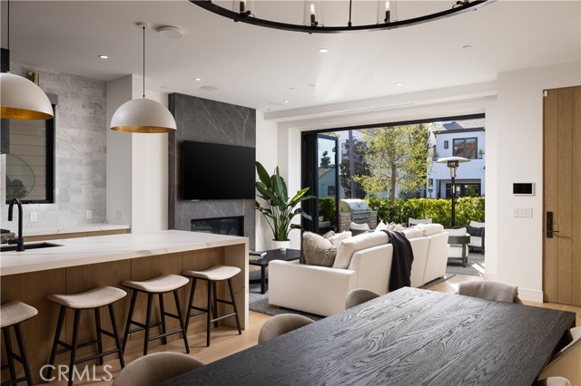 508 Goldenrod Avenue, Corona del Mar CA: https://media.crmls.org/medias/e5e9db18-fa05-495d-855e-bb4131efa76f.jpg