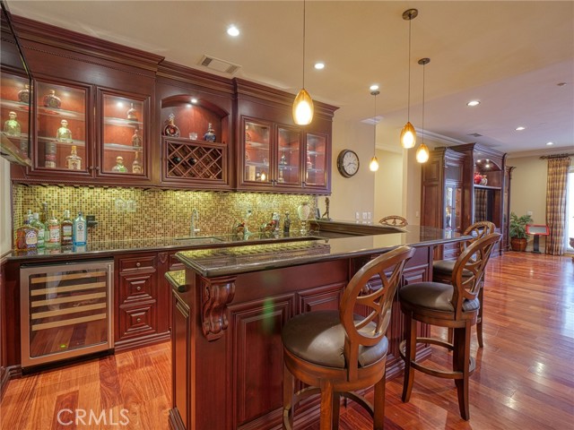 Family room wet bar
