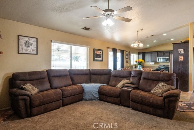 Detail Gallery Image 10 of 37 For 8865 7th St, Phelan,  CA 92392 - 3 Beds | 2 Baths