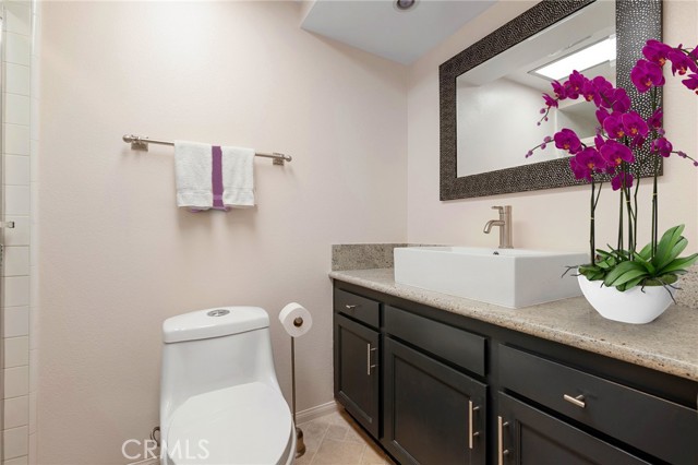 Detail Gallery Image 14 of 17 For 4151 W Sarah St, Burbank,  CA 91505 - 2 Beds | 2/1 Baths