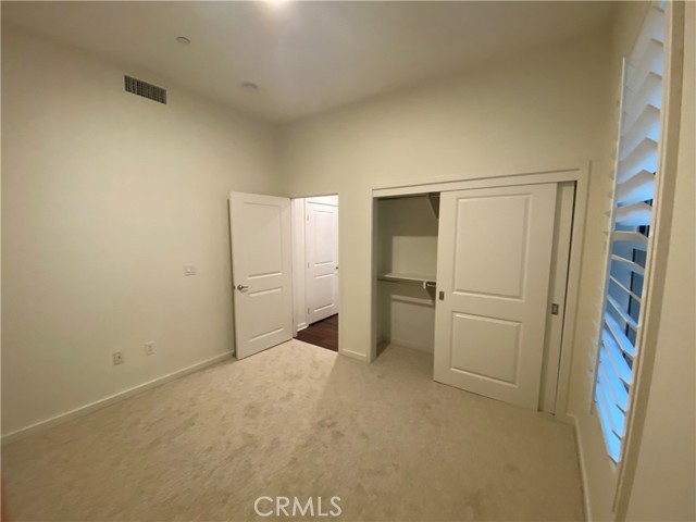 21 Gramercy, Irvine CA: https://media.crmls.org/medias/e5ec069f-b55e-4b3d-8966-18a2278e67a3.jpg