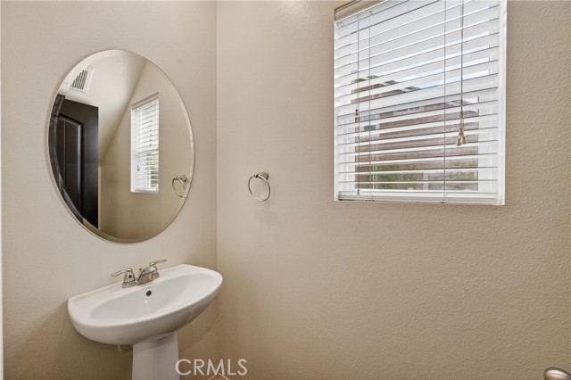 17689 Cornsilk Lane, San Bernardino CA: https://media.crmls.org/medias/e5ed3e96-c7e2-440a-9419-85b4babfd91c.jpg