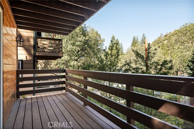 32784 Richmond Drive, Running Springs CA: https://media.crmls.org/medias/e5ed4a36-00dd-4f74-8da9-9e8e73935d43.jpg