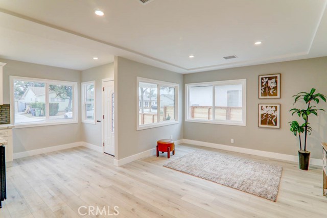 Detail Gallery Image 5 of 19 For 4653 W 137th St, Hawthorne,  CA 90250 - 5 Beds | 3 Baths