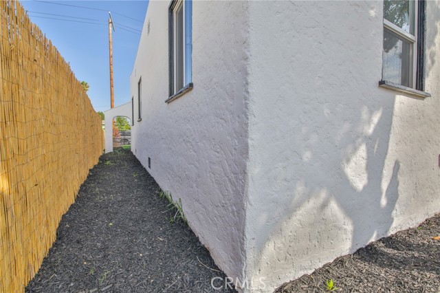 Detail Gallery Image 33 of 41 For 946 E 104th, Los Angeles,  CA 90002 - 3 Beds | 2 Baths