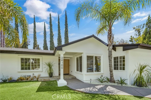 24100 Philiprimm Street, Woodland Hills CA: https://media.crmls.org/medias/e5ef7d4b-c9f7-4d8f-9faa-56a55ea46a83.jpg