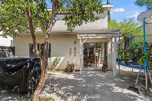 Detail Gallery Image 10 of 28 For 11545 Honeyglen, Pacoima,  CA 91331 - 3 Beds | 3 Baths