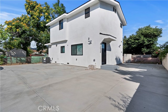 13536 Remington Street, Pacoima CA: https://media.crmls.org/medias/e5f057f8-b317-47fa-a0de-06227747f5e9.jpg