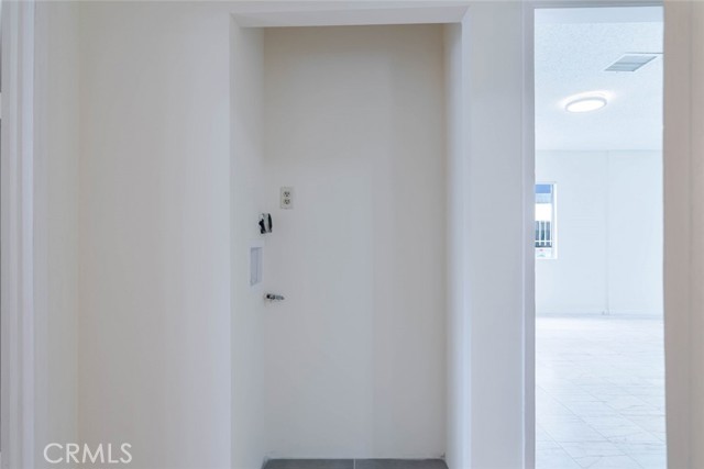 Detail Gallery Image 20 of 30 For 818 E Windsor Rd, Glendale,  CA 91205 - 3 Beds | 2 Baths