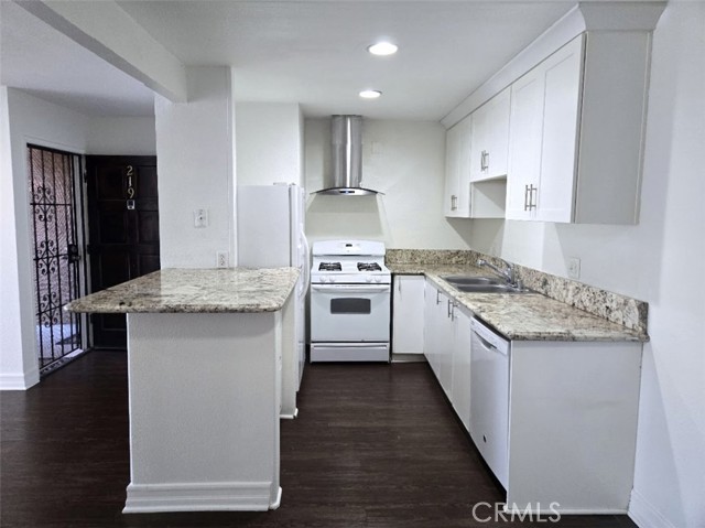 Detail Gallery Image 6 of 13 For 1101 W Macarthur Blvd #219,  Santa Ana,  CA 92707 - 2 Beds | 1 Baths