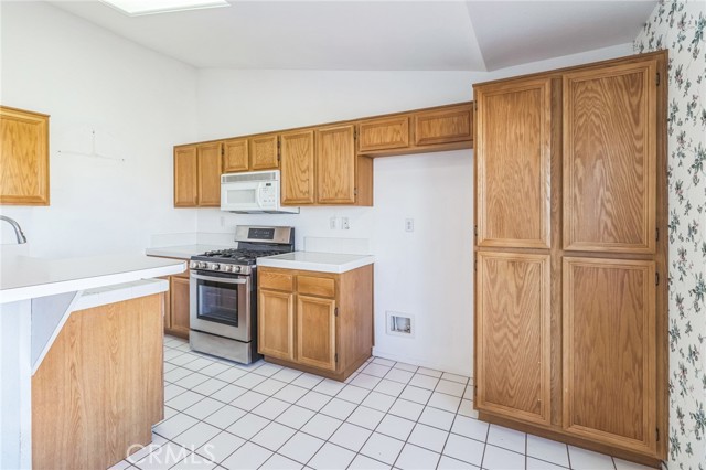 Detail Gallery Image 5 of 27 For 10944 Sherman Way, Adelanto,  CA 92301 - 3 Beds | 2 Baths