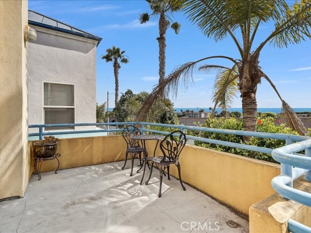 3405 S El Camino Real, San Clemente CA: https://media.crmls.org/medias/e5f2f80e-b122-4dbc-af06-89a8360a2335.jpg