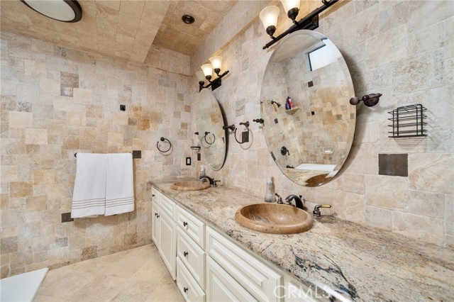 2120 Capuchin Way, Claremont CA: https://media.crmls.org/medias/e5f37d4f-c44f-47a3-b85b-cc3b80b1c7c1.jpg