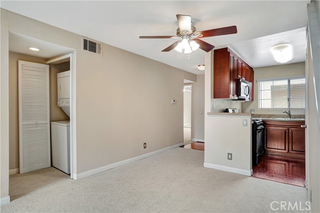 5510 Owensmouth Avenue, Woodland Hills CA: https://media.crmls.org/medias/e5f3c1c7-b849-45fe-acd5-b5497fa4cb5f.jpg